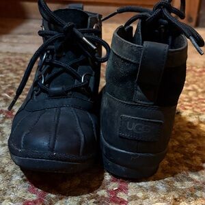 Ugg short leather/cloth boots